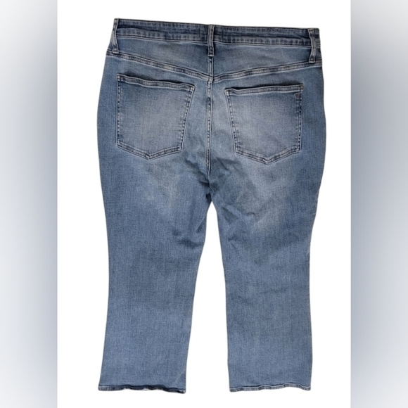 Madewell Kick Out Jeans Wome's Medium Wash Denim Blue Bootcut Jeans Size 32(14) - Picture 2 of 12